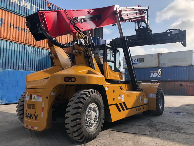 集裝箱裝車(chē).jpg 集裝箱裝車(chē).jpg